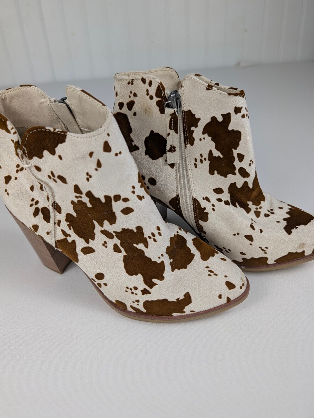 MIA Cassidy Cow Print Ankle Booties Brown White Block Heel Western Size 6